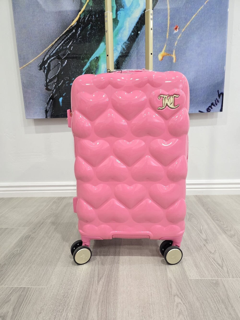 The JUICY COUTURE Pink 3D Hearts Hardside Luggage Spinner Suitcase Carry-on 21"